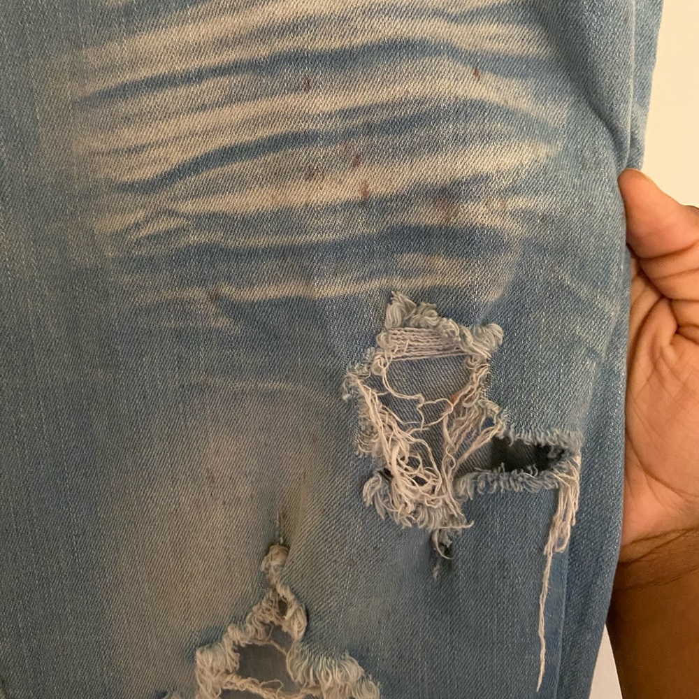 Light Washed Ripped Jeans - Picture 6 of 6